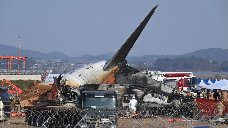 south-korea-jet-crash-1-gty-jm-241230_1735567128107_hpMain_16x9.jpg