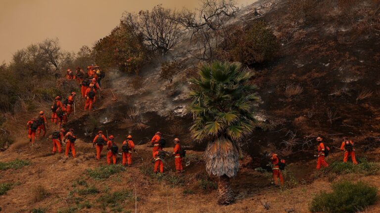 fires-inmates-firefighters-gty-lv-250114-4_1736884163790_hpMain_16x9.jpg