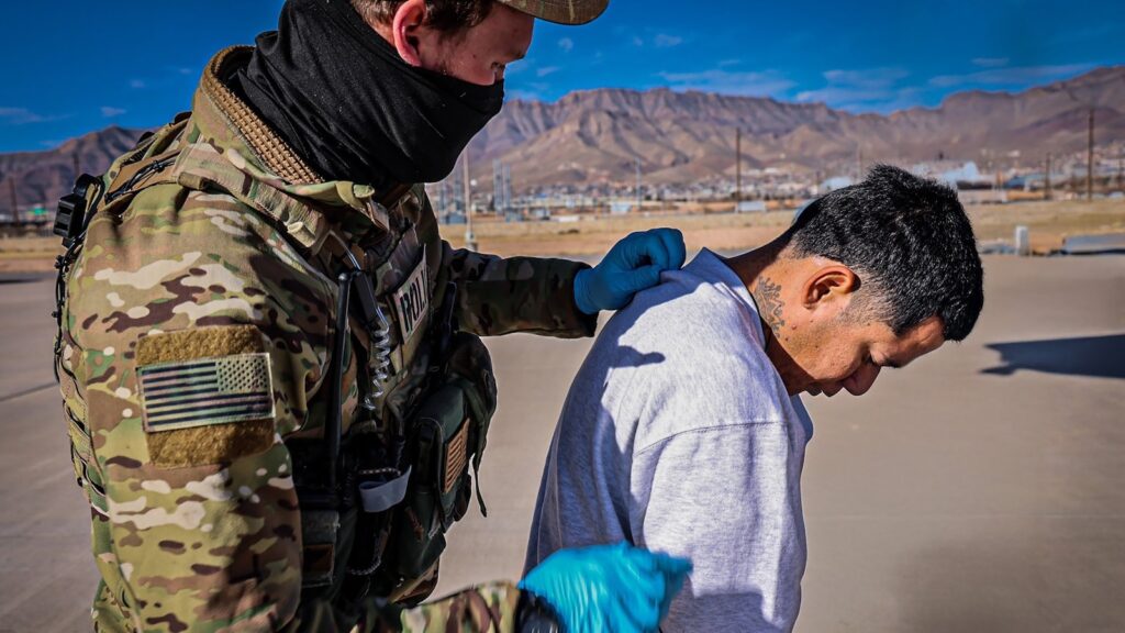 migrants-el-paso-1-ht-gmh-250205_1738703921412_hpMain_16x9.jpg