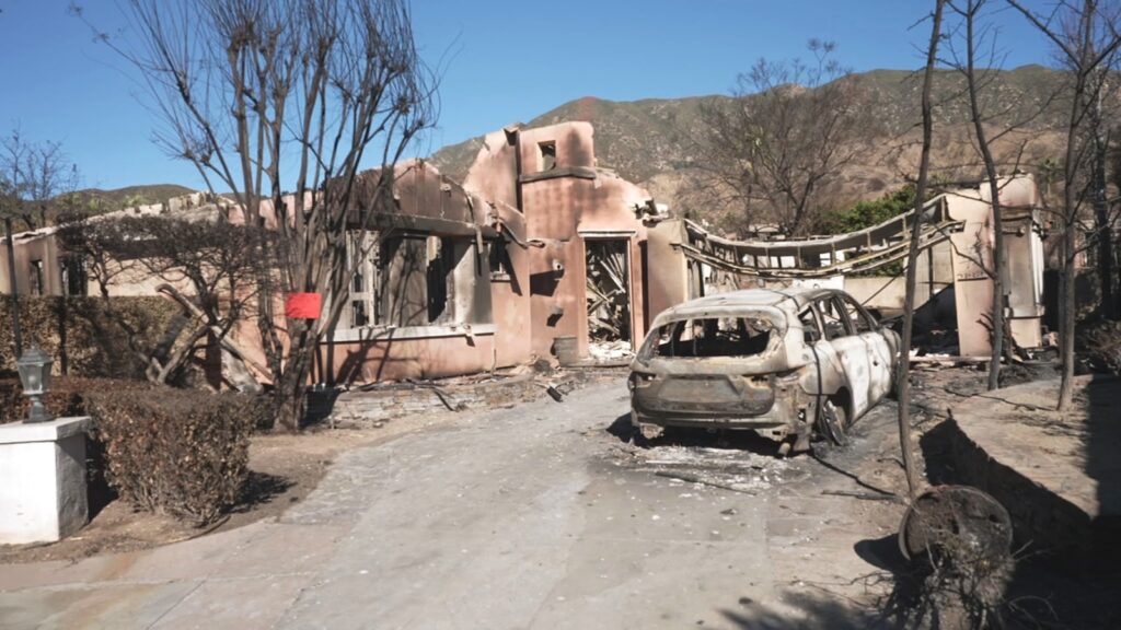 altadena-family-2-abc-bb-250115_1736968757973_hpMain_16x9.jpg