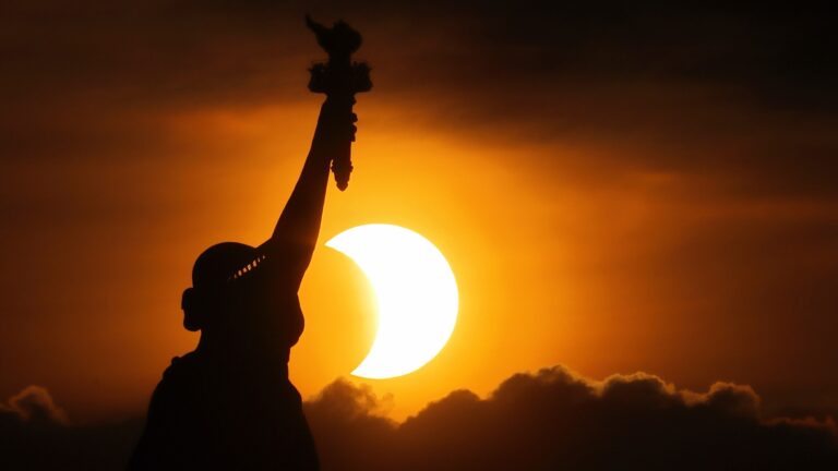 partial-solar-eclipse-main-gty-jt-250326_1743012324540_hpMain_16x9.jpg
