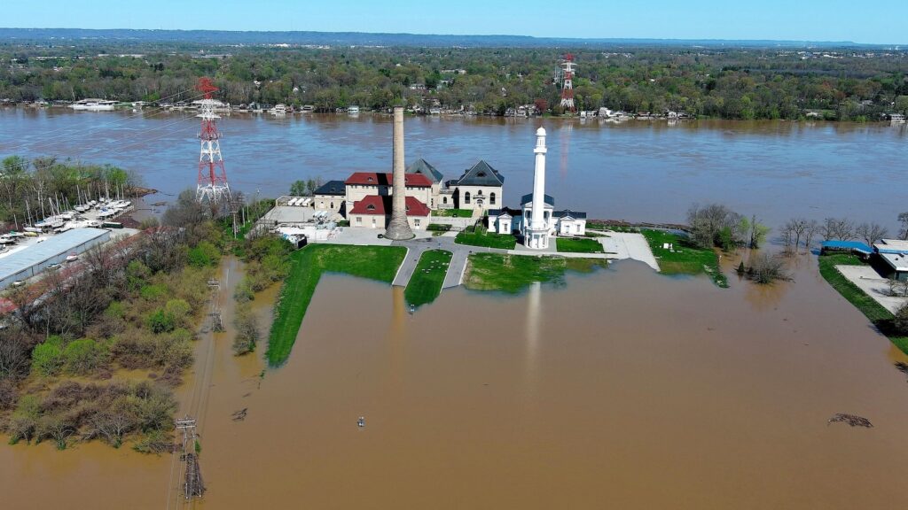 ohio-river-flooding-usa-jt-250409_1744219712013_hpMain_16x9.jpg