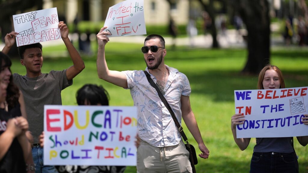 student-protest-ap-jt-250426_1745676007615_hpMain_16x9.jpg