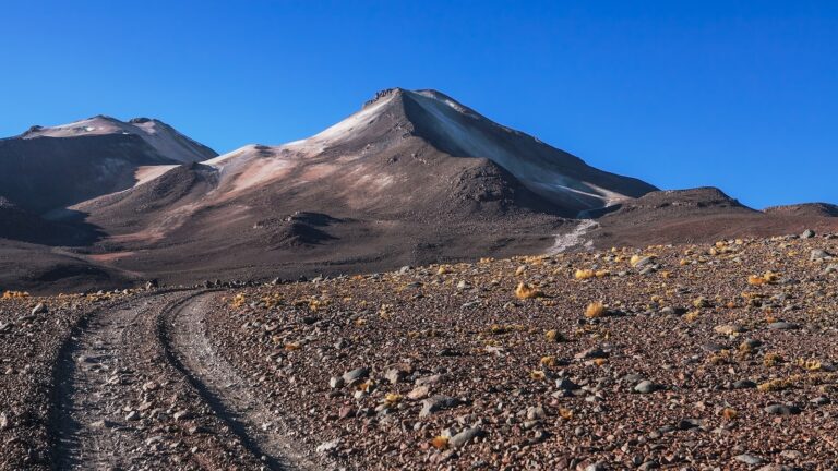 uturuncu-volcano-01-gty-jef-250430_1746028545564_hpMain_16x9.jpg