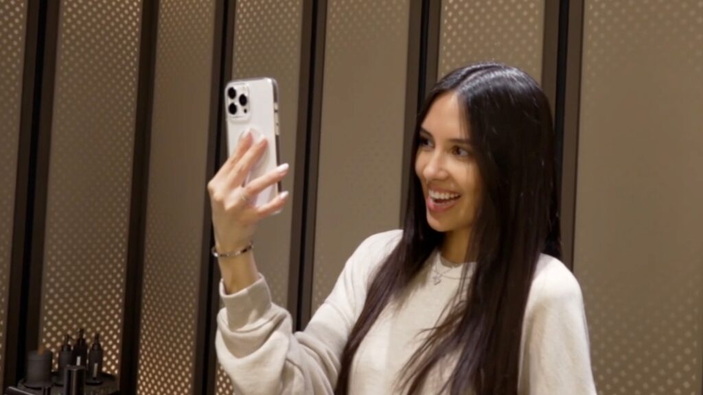 caryn-selfie-abc-jt-250531_1748702350878_hpMain_16x9.jpg