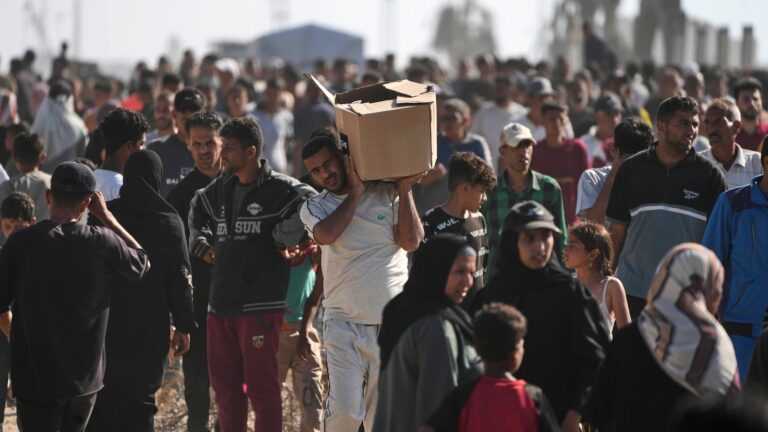 gaza-food-distribution-01-ap-jht-2505272_1748377816284_hpMain_16x9.jpg