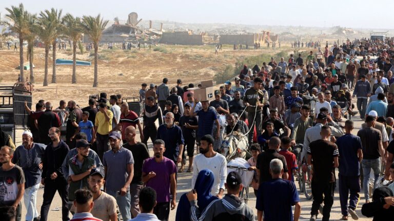 gaza-food-rt-jt-250528_1748450182207_hpMain_16x9.jpg