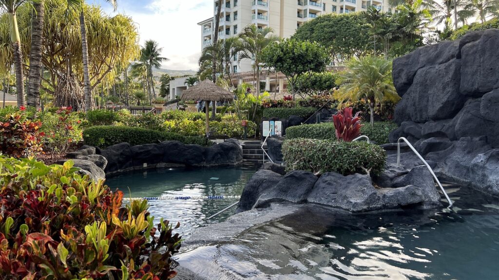 hawaii-resort-01-gty-jef-250506_1746544789547_hpMain_16x9.jpg