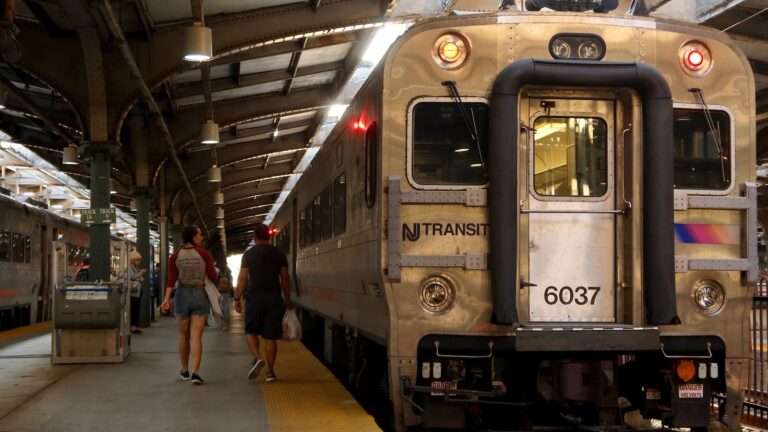 nj-transit-1-abc-gmh-250509_1746820821879_hpMain_16x9.jpg