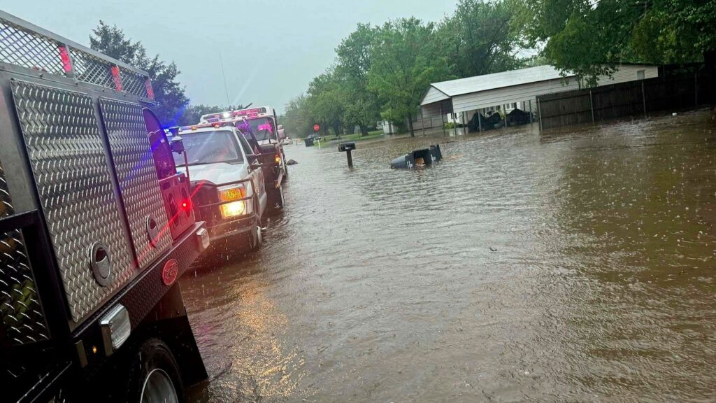 oklahoma-flood-01-ap-jef-250501_1746102664959_hpMain_16x9.jpg