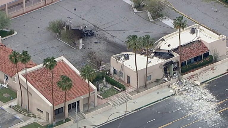 palm-springs-aerials-main-ht-jt-250517_1747515837239_hpMain_16x9.jpg