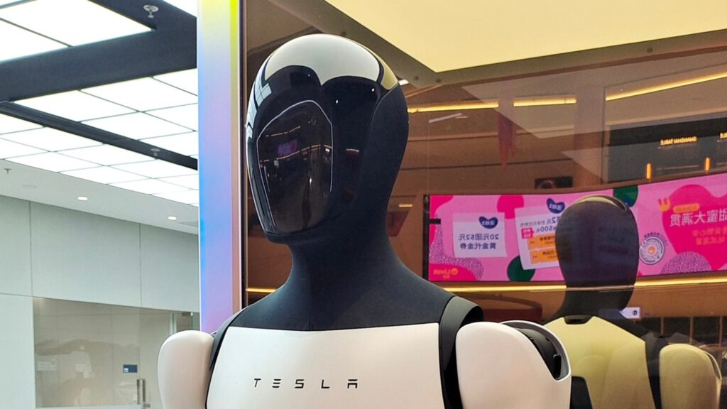 tesla-optimus-robot-gty-jt-250522_1747945581510_hpMain_16x9.jpg
