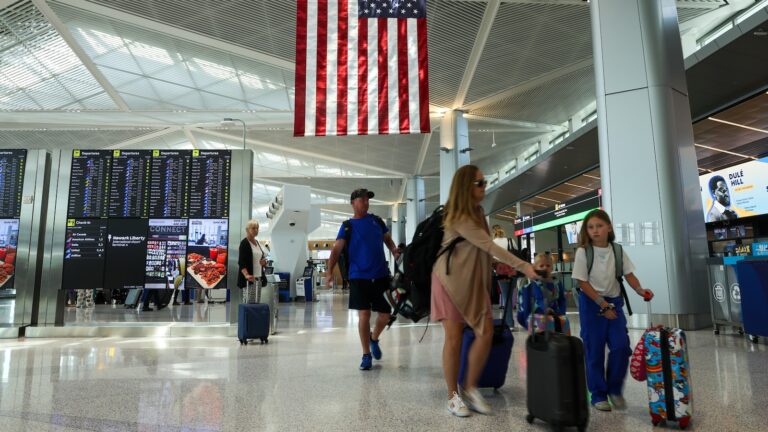 airport-1-gty-er-250603_1748977688266_hpMain_16x9.jpg