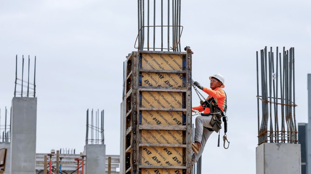 construction-worker-ss-jt-250605_1749157096950_hpMain_16x9.jpg