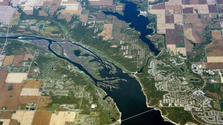 des-moines-river-gty-jef-250616_1750087504250_hpMain_16x9.jpg