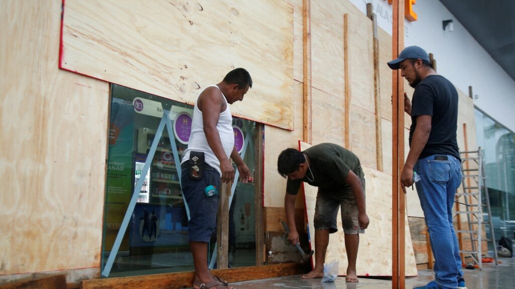 hurricane-erick-02-rt-jef-250619_1750335713201_hpMain_16x9.jpg