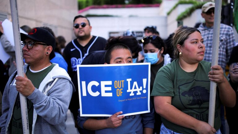 ice-protest-la-rt-jt-250607_1749318968750_hpMain_16x9.jpg