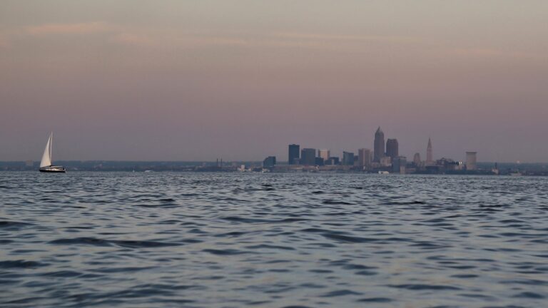 lake-erie-gty-jt-250613_1749827010679_hpMain_16x9.jpg