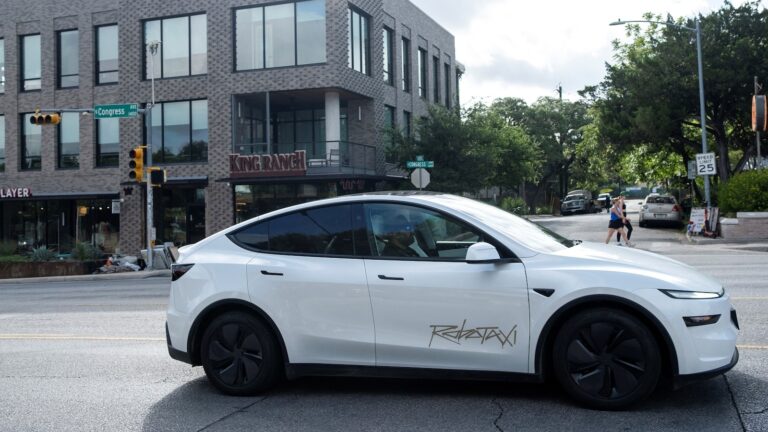 tesla-robotaxi-rt-jt-250626_1750969976967_hpMain_16x9.jpg