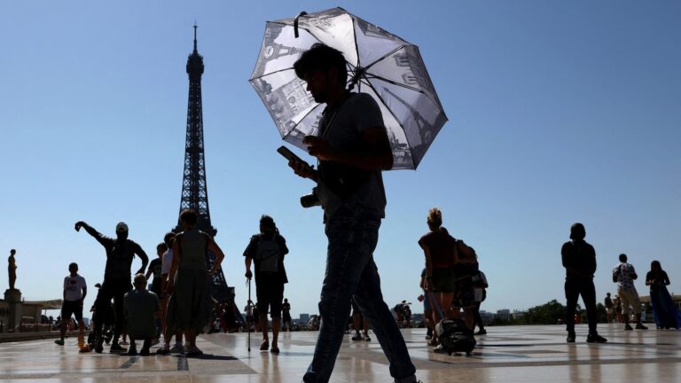 eiffel-tower-heat-wave-2-mf-rts-20250701_1751377246221_hpMain_16x9.jpg