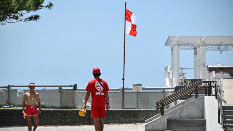 japan-lifeguards_1753876255953_hpMain_16x9.jpg