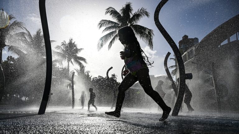 miami-sprinklers-gty-jt-250726_1753540222968_hpMain_16x9.jpg