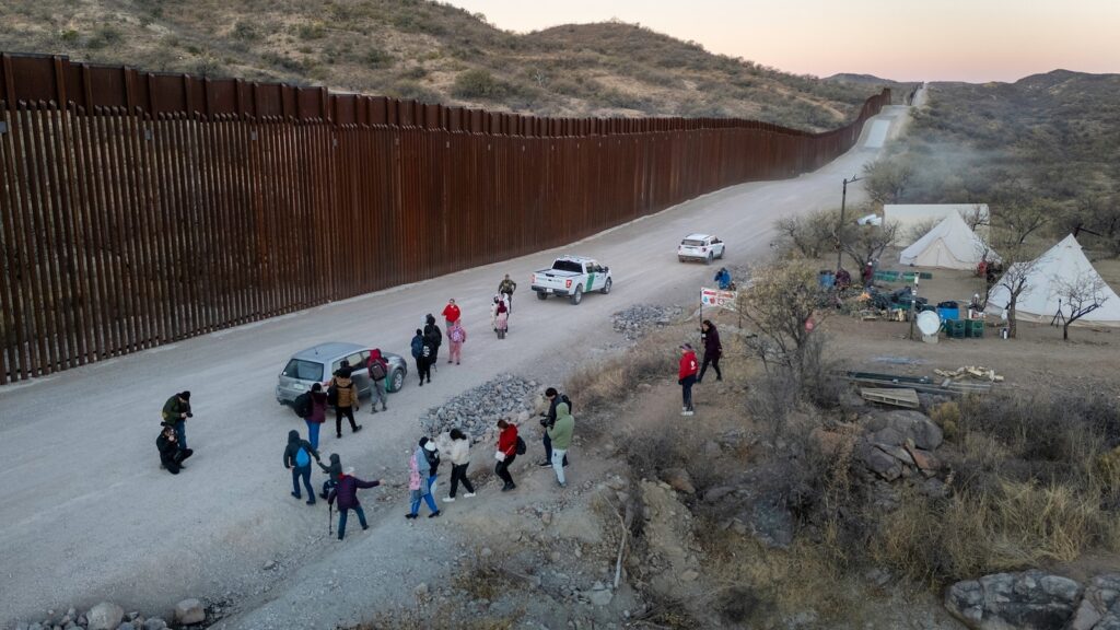 migrants-gty-er-250702_1751489543254_hpMain_16x9.jpg