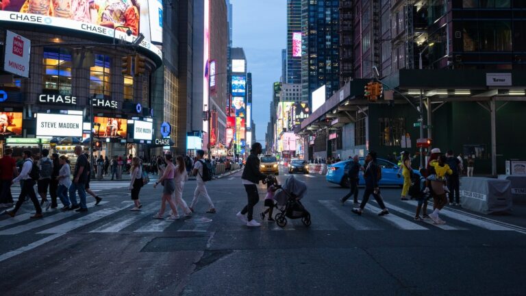 GettyImages-2156269418_1754189763330_hpMain_16x9.jpg