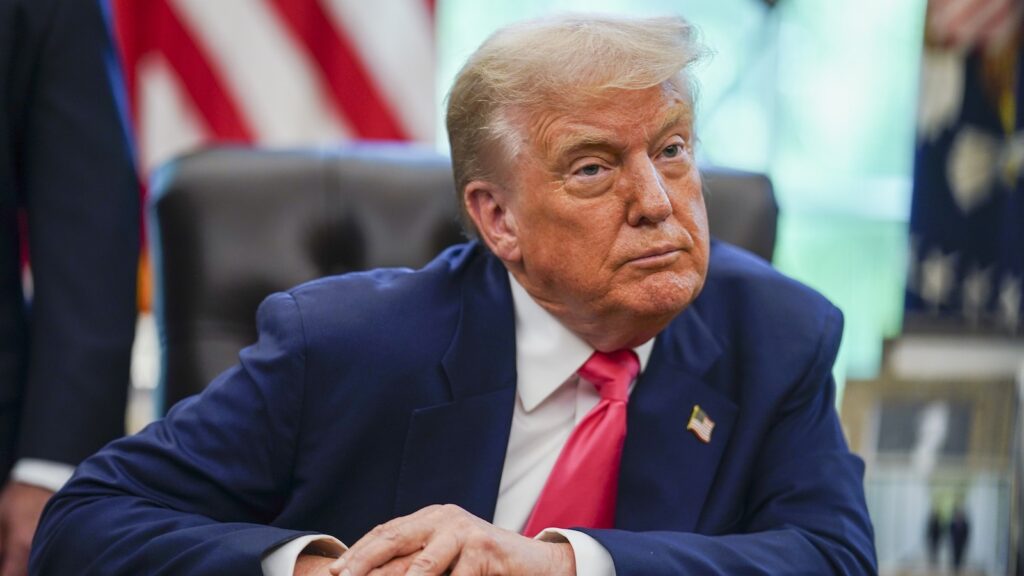 donald-trump-14-epa-gmh-250814_1755197594897_hpMain_16x9.jpg