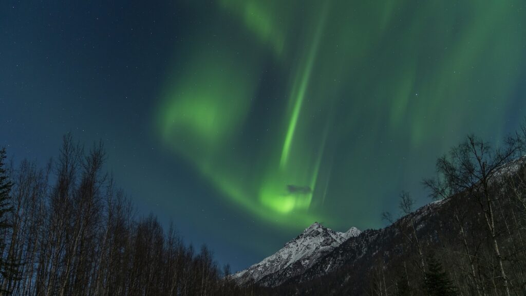 northern-lights-02-gty-jef-250818_1755530700892_hpMain_16x9.jpg