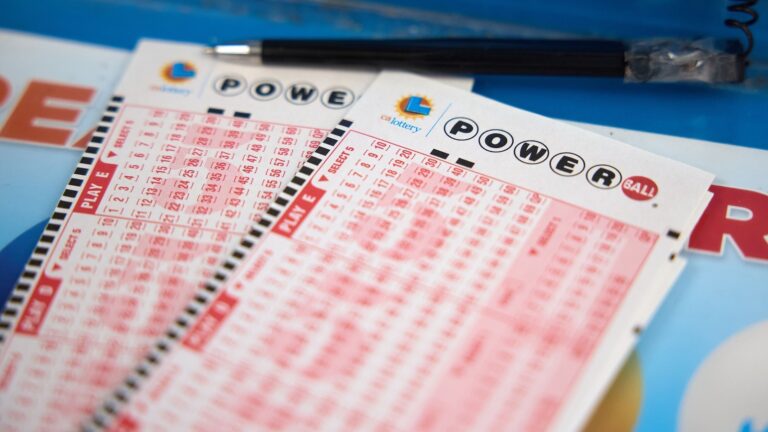 powerball-ticket-ss-jt-250829_1756483106417_hpMain_16x9.jpg