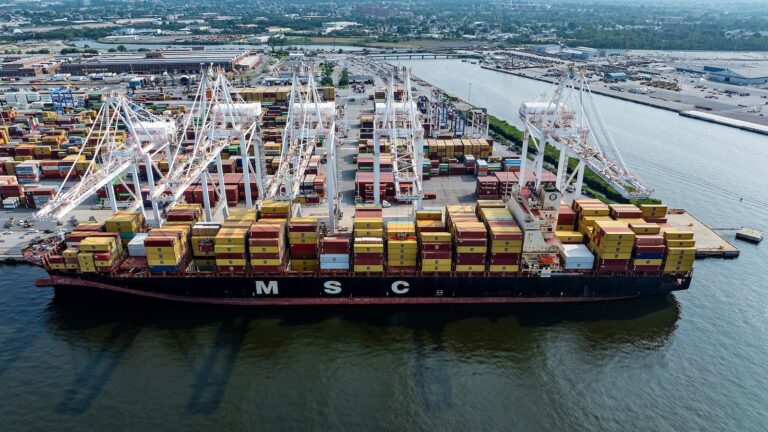 tariffs-1-gty-gmh-250807_1754588646408_hpMain_16x9.jpg