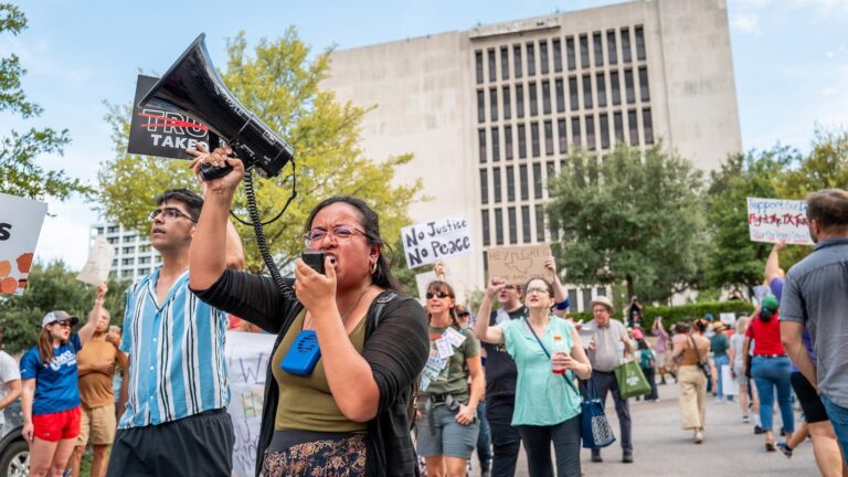 texas-redistrict-protest-gty-jef-250806_1754502297400_hpMain_16x9.jpg