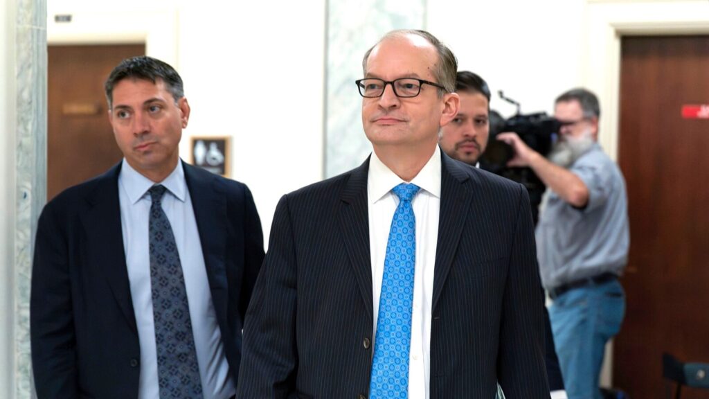 alex-acosta-ap-jt-250919_1758293406501_hpMain_16x9.jpg