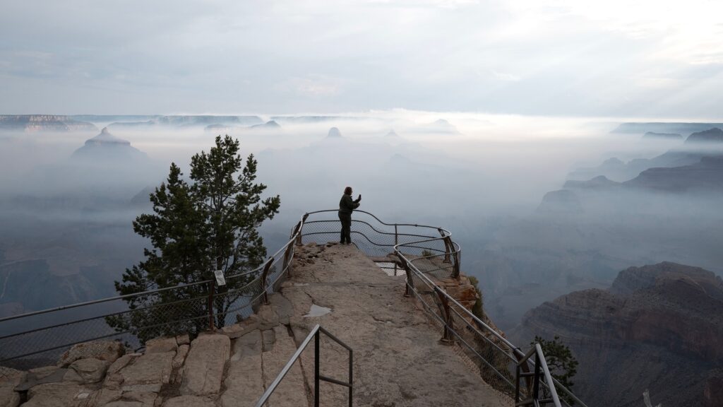 dragon-bravo-fire-grand-canyon-01-gty-jef-250909_1757442886844_hpMain_16x9.jpg