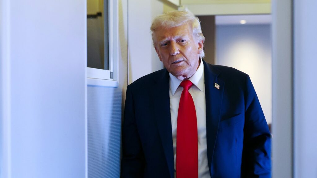 trump-03-gty-jef-250919_1758290022077_hpMain_16x9.jpg