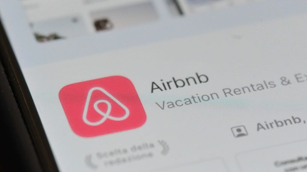 airbnb_1761178675509_hpMain_16x9.jpg