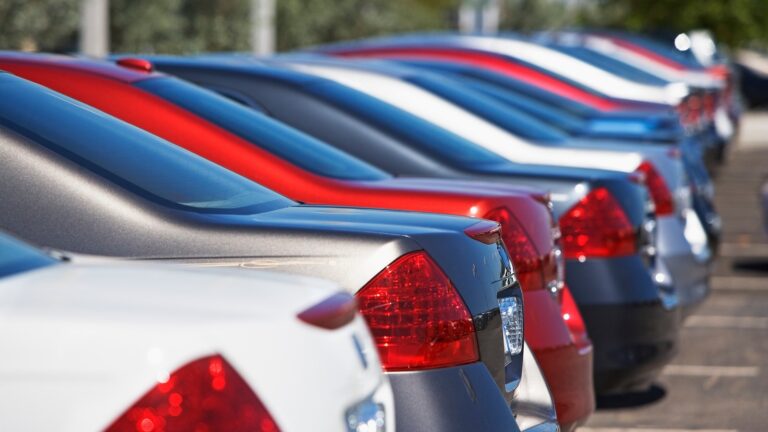 cars-gty-er-251015_1760549516415_hpMain_16x9.jpg