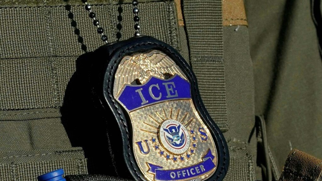 ice-agent-gty-jef-251001_1759345325480_hpMain_16x9.jpg
