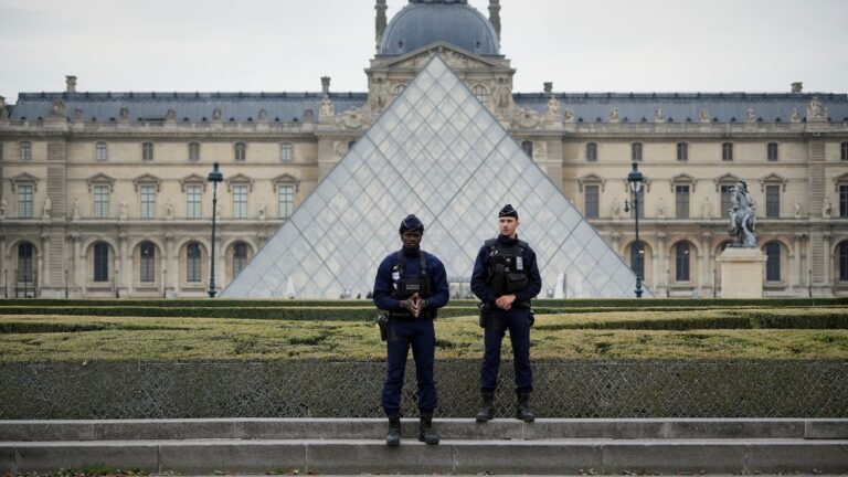 louvre-two-theft-gty-bh-251023_1761255159775_hpMain_16x9.jpg