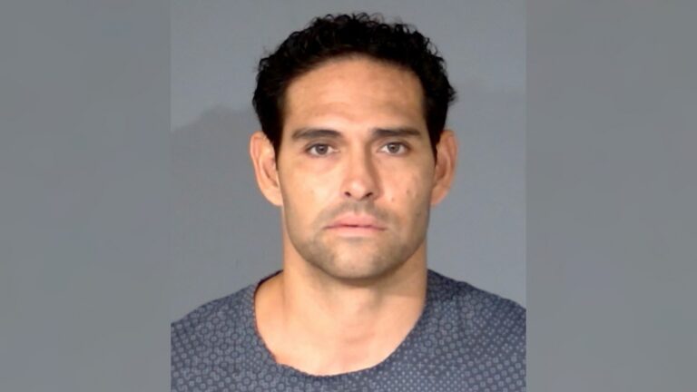 mark-sanchez-ht-gmh-251012_1760288494939_hpMain_16x9.jpg