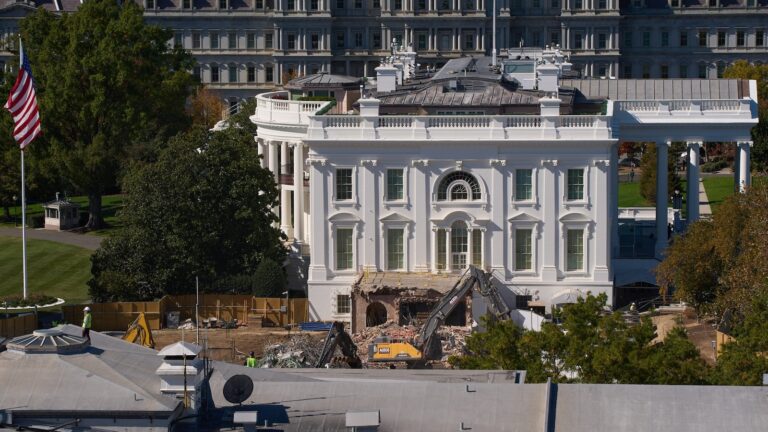 white-house-10-ap-gmh-251023_1761238558448_hpMain_16x9.jpg