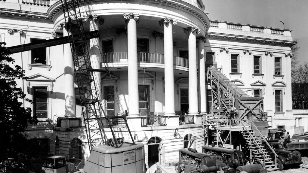 white-house-exterior-ht-jt-251022_1761151535772_hpMain_16x9.jpg