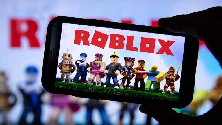 Roblox-2-as-jm-241118_1731943932503_hpMain_16x9.jpeg